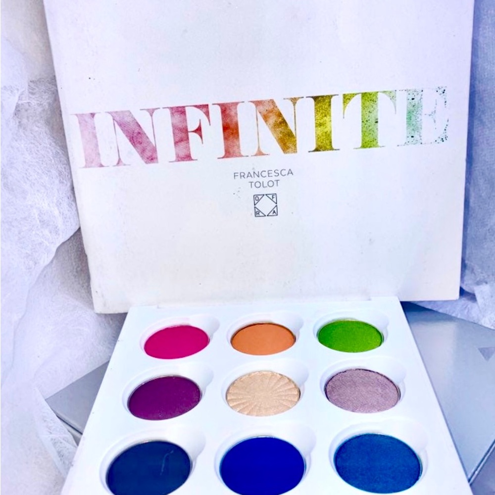 Infinite Pallet from Francesca Tolot and Ofra